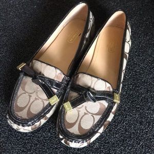 Nice Coach logo loafers “Frida”  8B